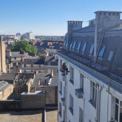 Travaux sur cordes sécurisation de façades à Nantes