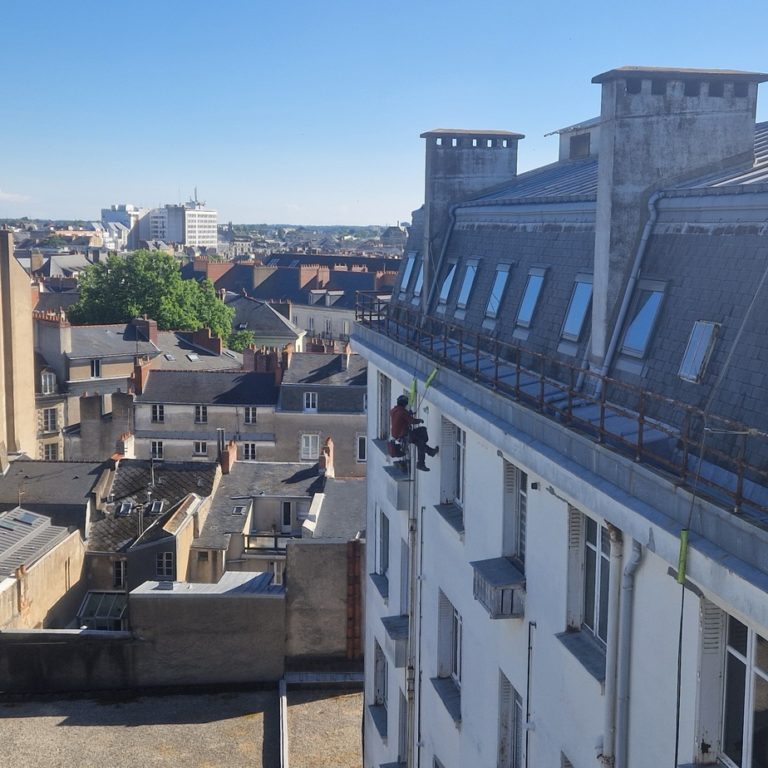 Travaux sur cordes sécurisation de façades à Nantes