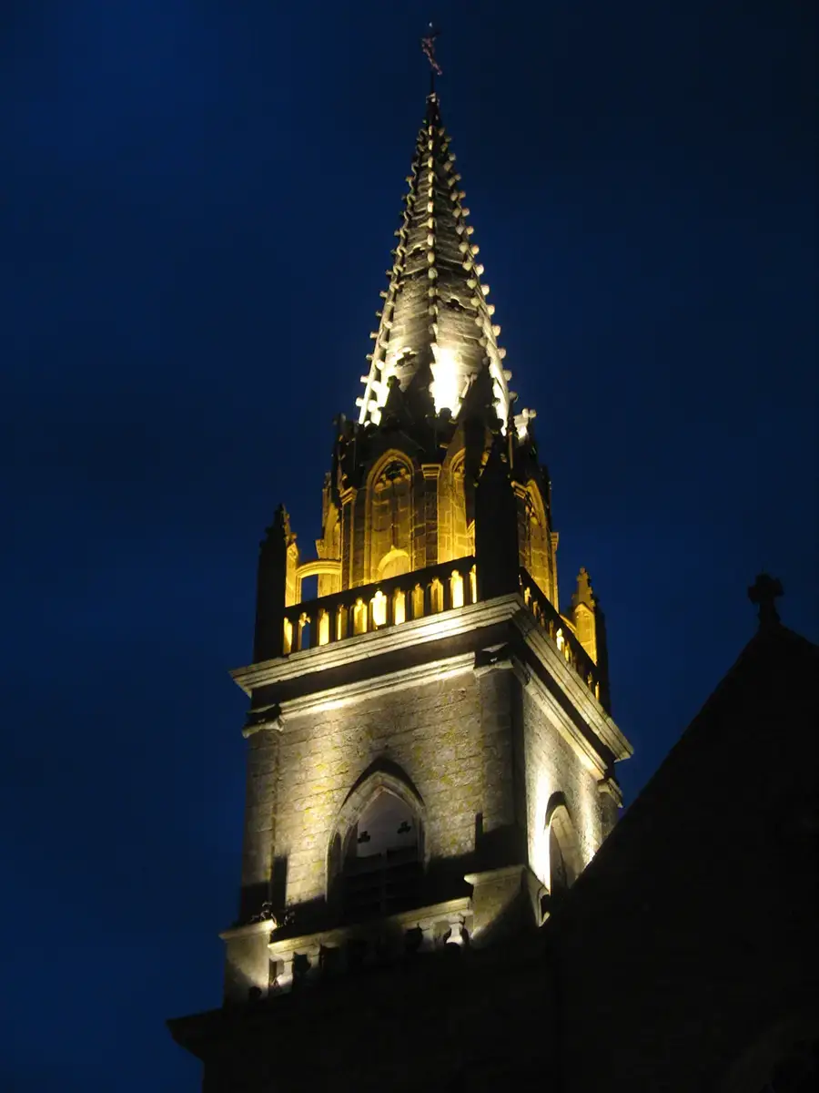 Eglise de Plouhinec - remplacement projecteurs 2